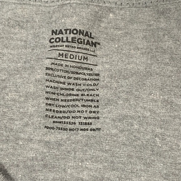 Michigan Wolverines T Shirt Womens Medium Gray Spell Out Script NCAA College NWT - Picture 2 of 9